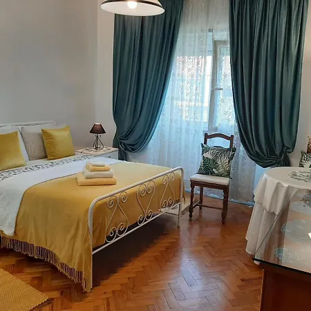 Mary Apartman Almada