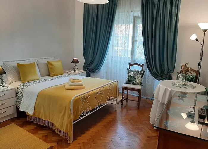 Mary Apartmán Almada